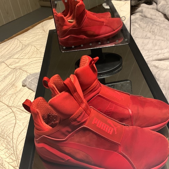 Red Puma shoes - Picture 2 of 3